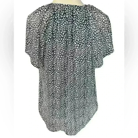 Large Women’s Blouse Short Sleeve Tie Keyhole Front Flowy with Lining Blue White - Picture 4 of 9